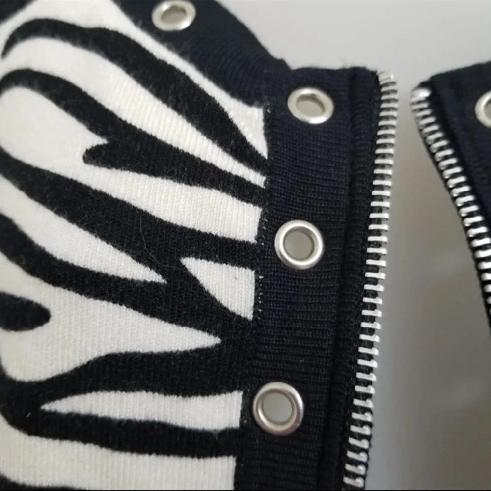 NWT Pierri NY cardigan black/white zebra print with grommets and zipper XL - Picture 3 of 8